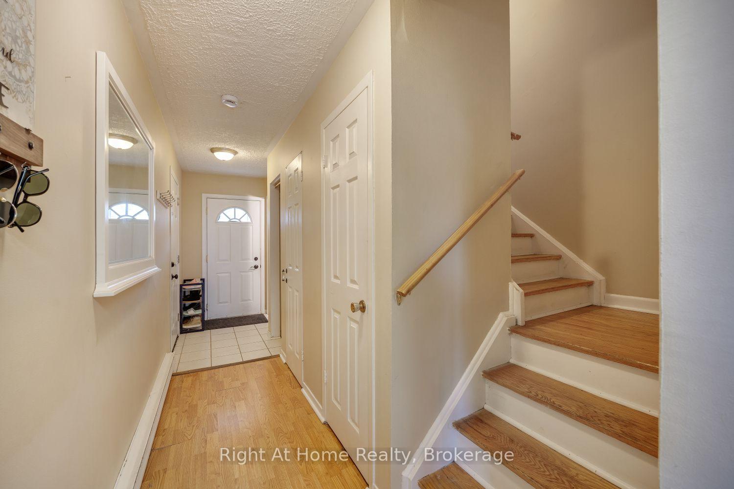 Photo 30 of 10 Newing Court, Ajax, South East — HOMEH