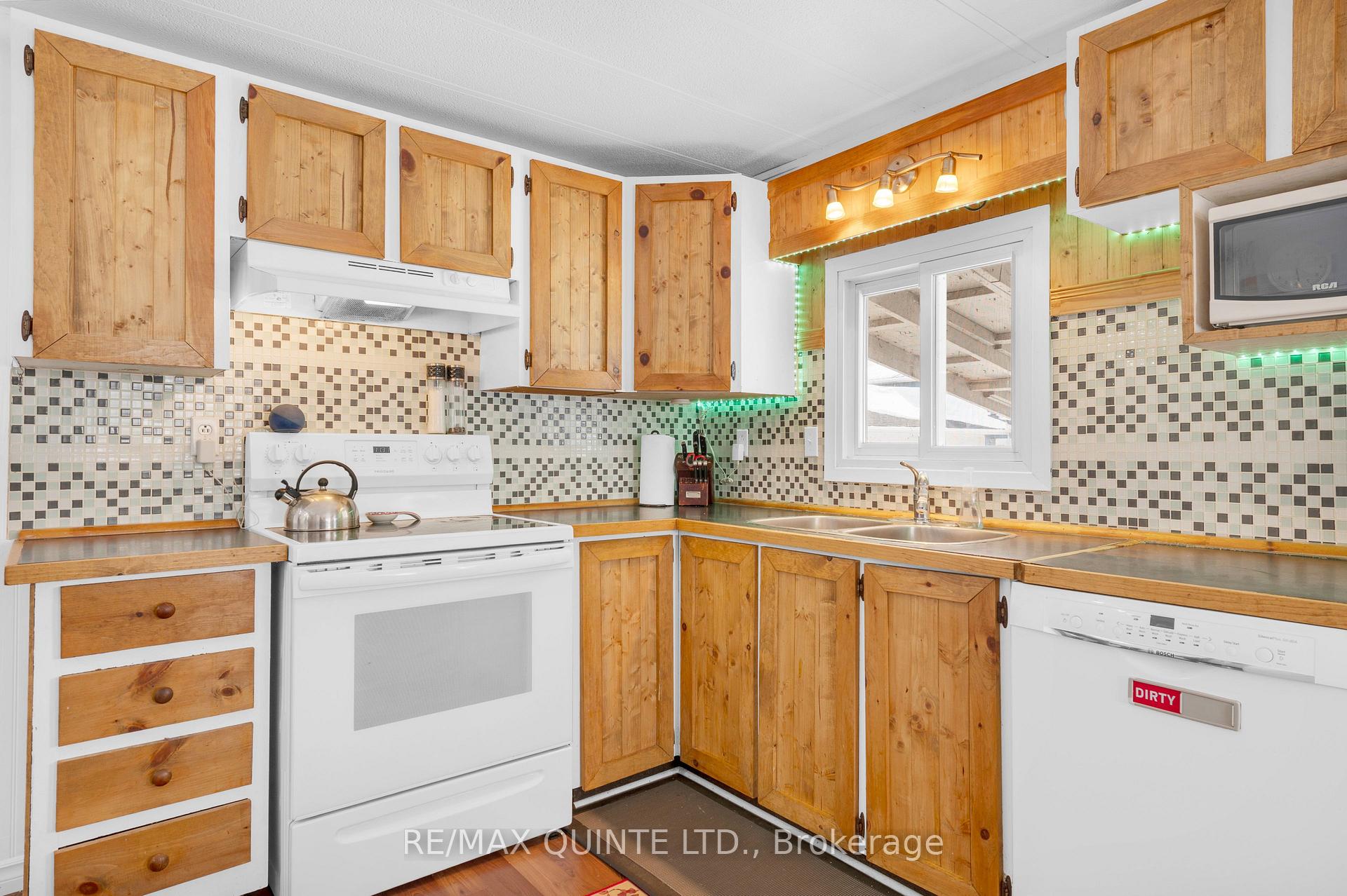 Photo 5 of Unit 56, 311 Dundas Street, Quinte West, Trenton Ward — HOMEH