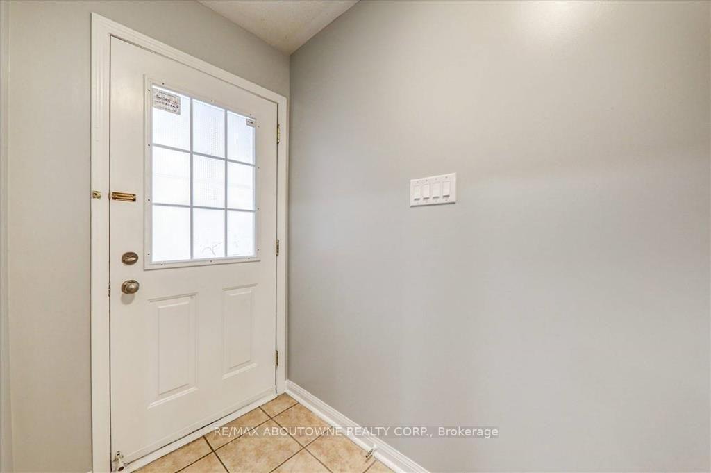 Photo 3 of 2133 Morningside Avenue, Scarborough, Rouge — HOMEH