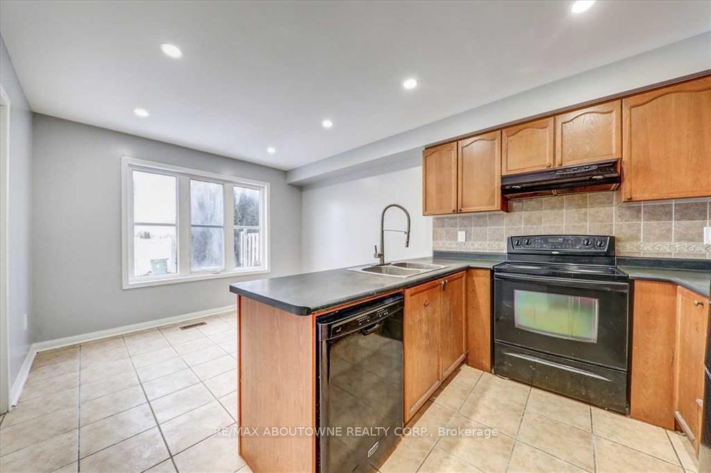 Photo 7 of 2133 Morningside Avenue, Scarborough, Rouge — HOMEH