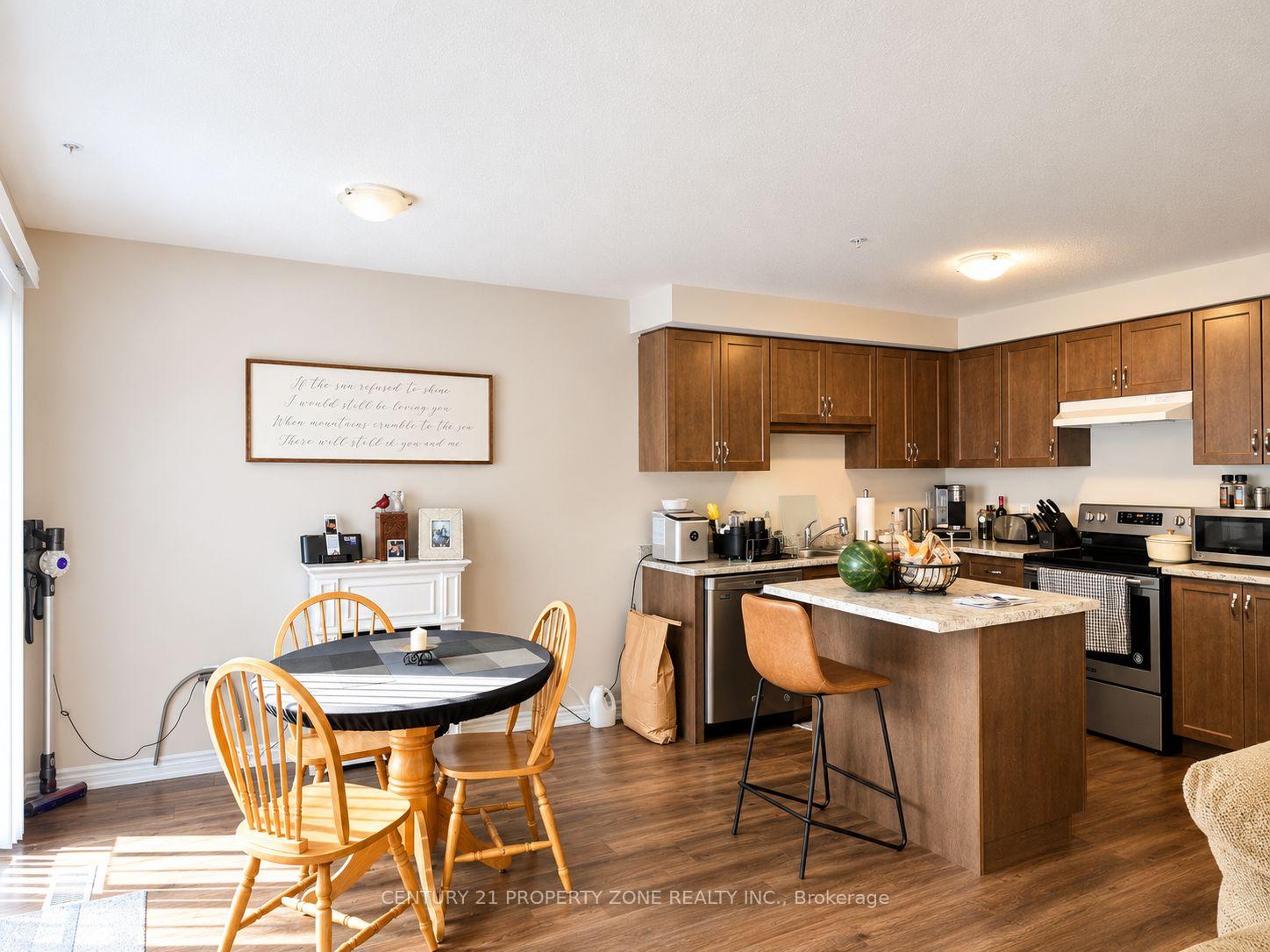 Photo 5 of Unit 12, 60 Canterbury Drive, St. Catharines, Oakdale — HOMEH