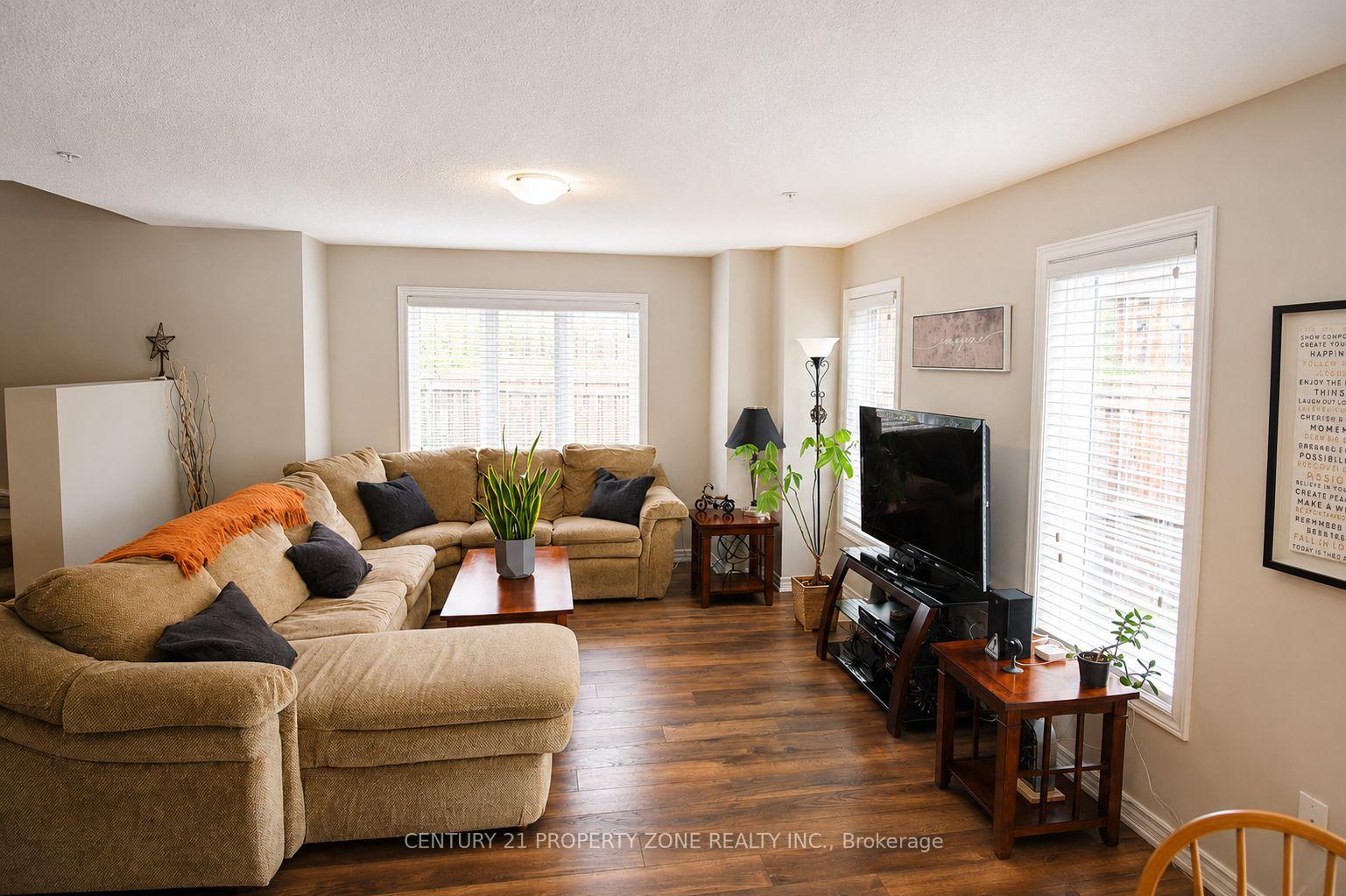 Photo 9 of Unit 12, 60 Canterbury Drive, St. Catharines, Oakdale — HOMEH