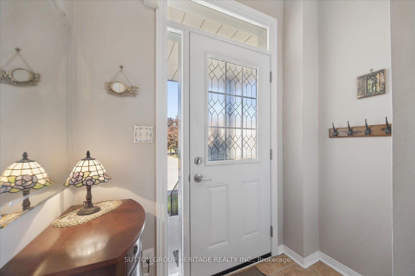 Photo 4 of Unit 14, 29 Alexis Way, Whitby, Williamsburg — HOMEH