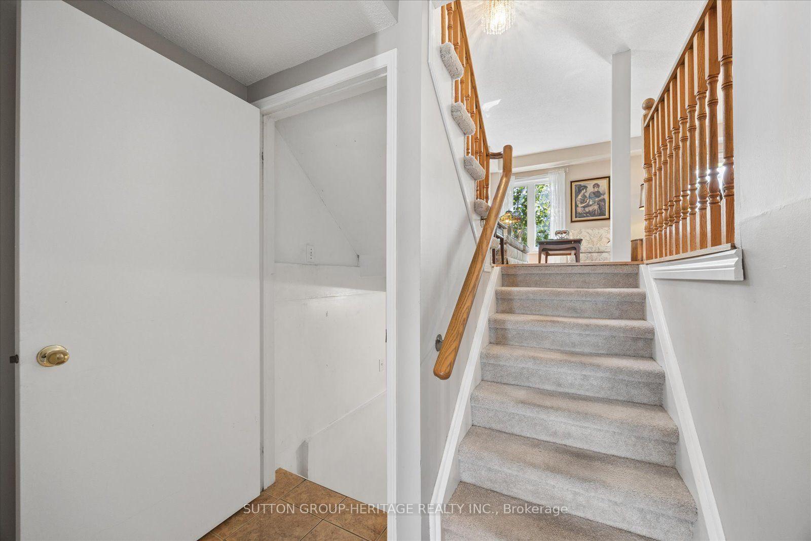 Photo 5 of Unit 14, 29 Alexis Way, Whitby, Williamsburg — HOMEH