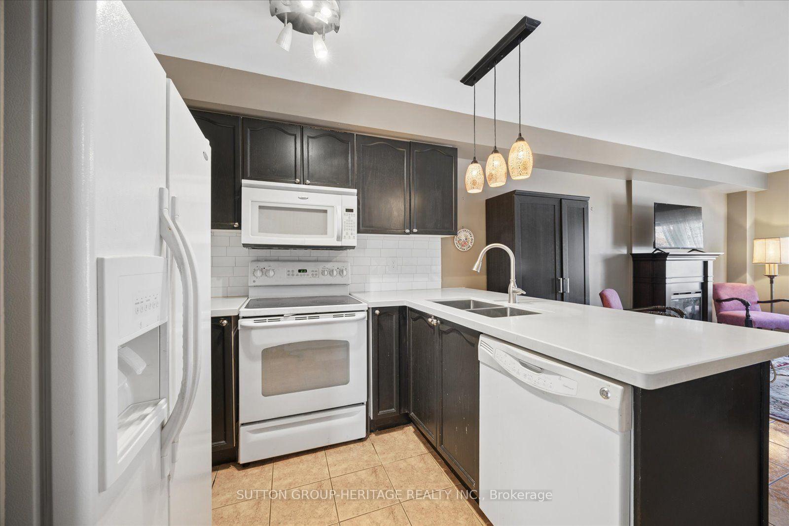 Photo 14 of Unit 14, 29 Alexis Way, Whitby, Williamsburg — HOMEH