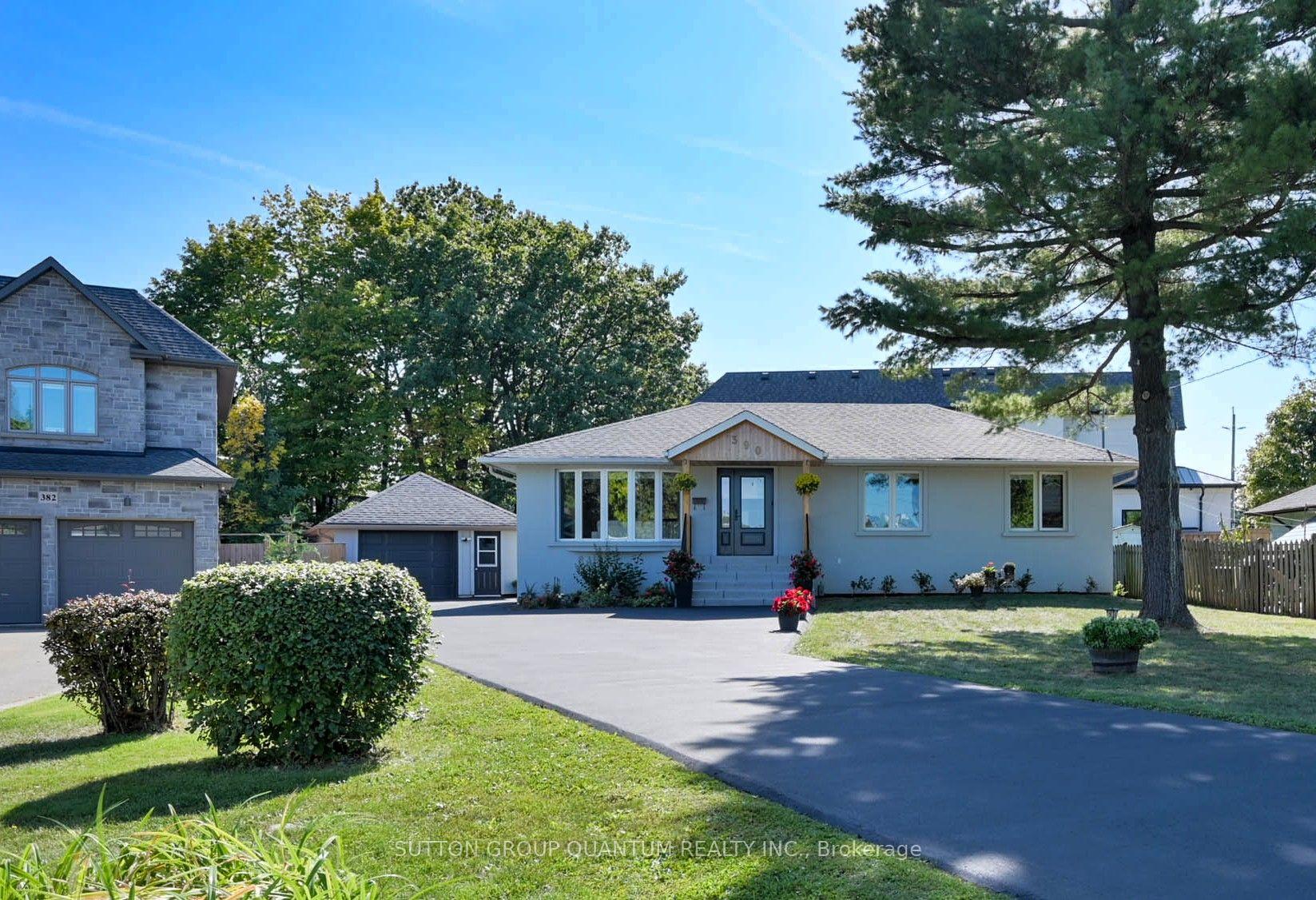 Photo 2 of 390 Wendall Place, Oakville, West — HOMEH