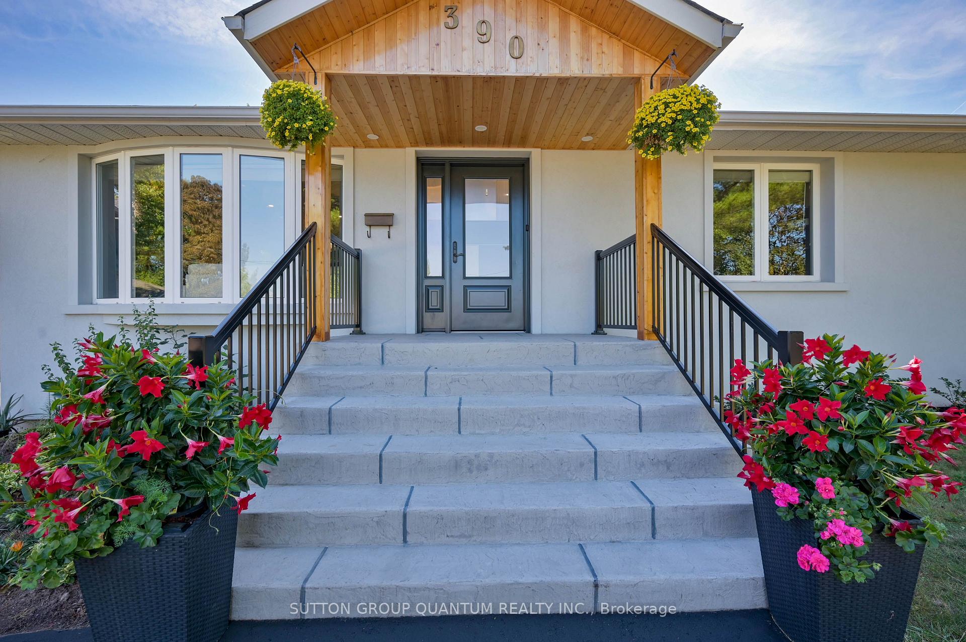 Photo 3 of 390 Wendall Place, Oakville, West — HOMEH