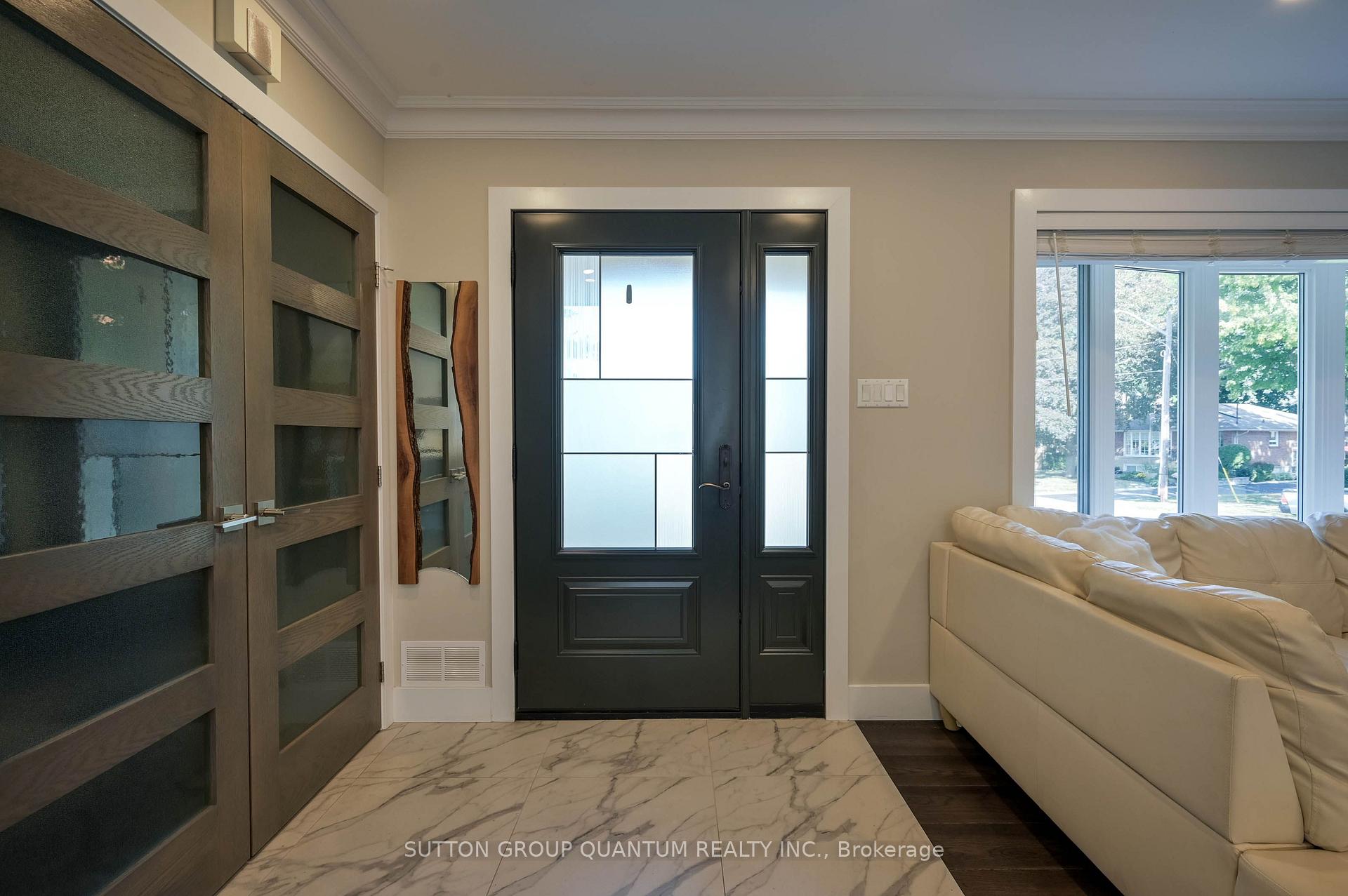Photo 4 of 390 Wendall Place, Oakville, West — HOMEH