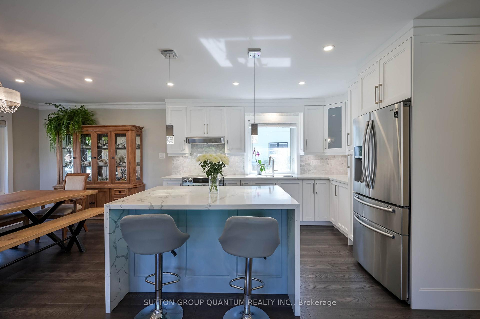 Photo 5 of 390 Wendall Place, Oakville, West — HOMEH