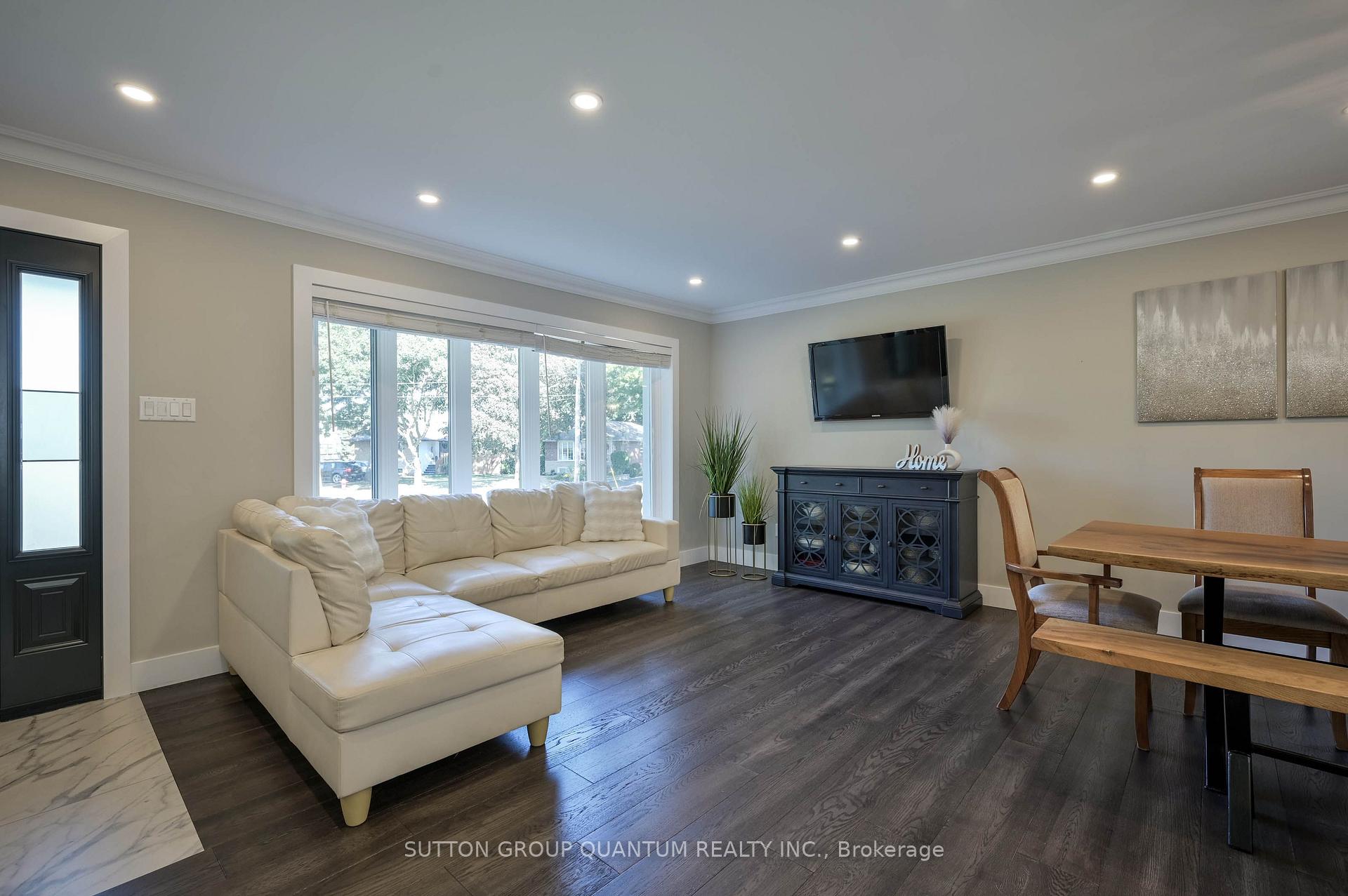 Photo 13 of 390 Wendall Place, Oakville, West — HOMEH