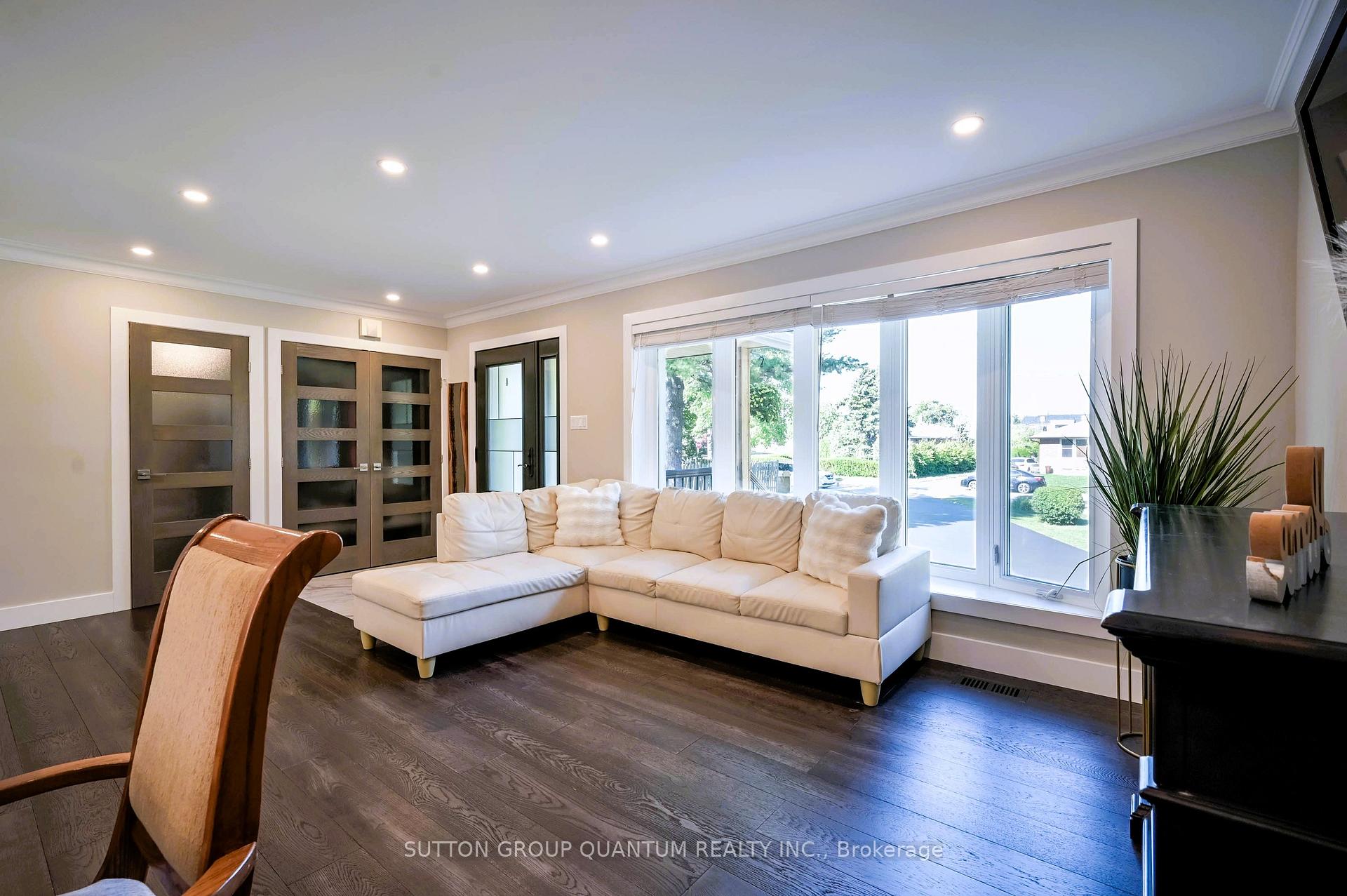 Photo 14 of 390 Wendall Place, Oakville, West — HOMEH