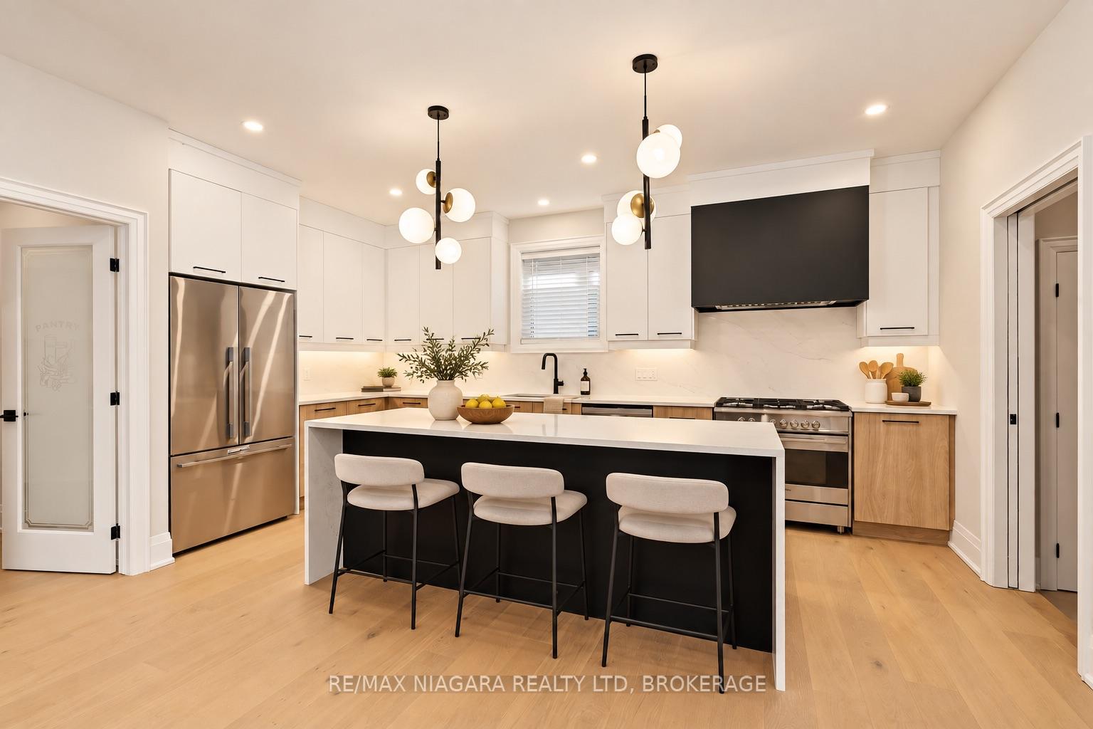 Photo 5 of 16 Accursi Crescent, Pelham, Fonthill — HOMEH