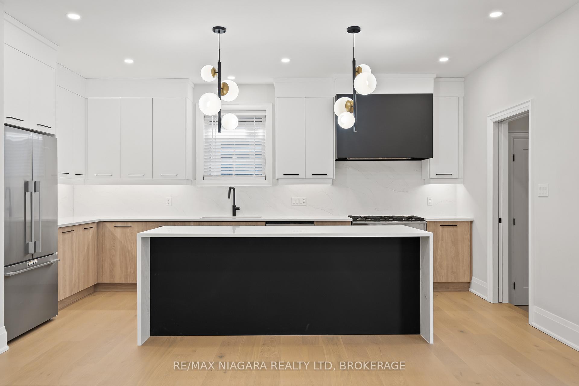 Photo 9 of 16 Accursi Crescent, Pelham, Fonthill — HOMEH
