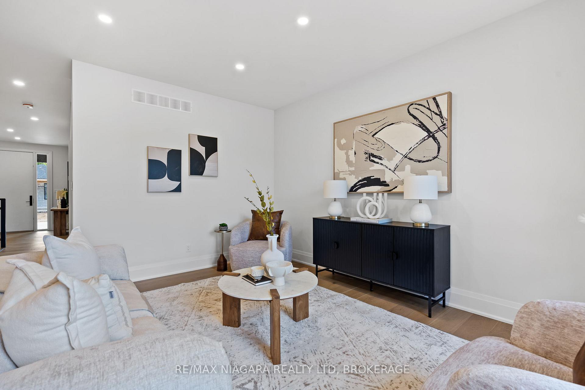 Photo 19 of 16 Accursi Crescent, Pelham, Fonthill — HOMEH