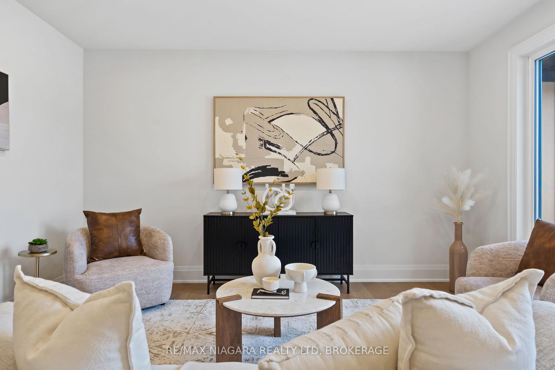 Photo 20 of 16 Accursi Crescent, Pelham, Fonthill — HOMEH