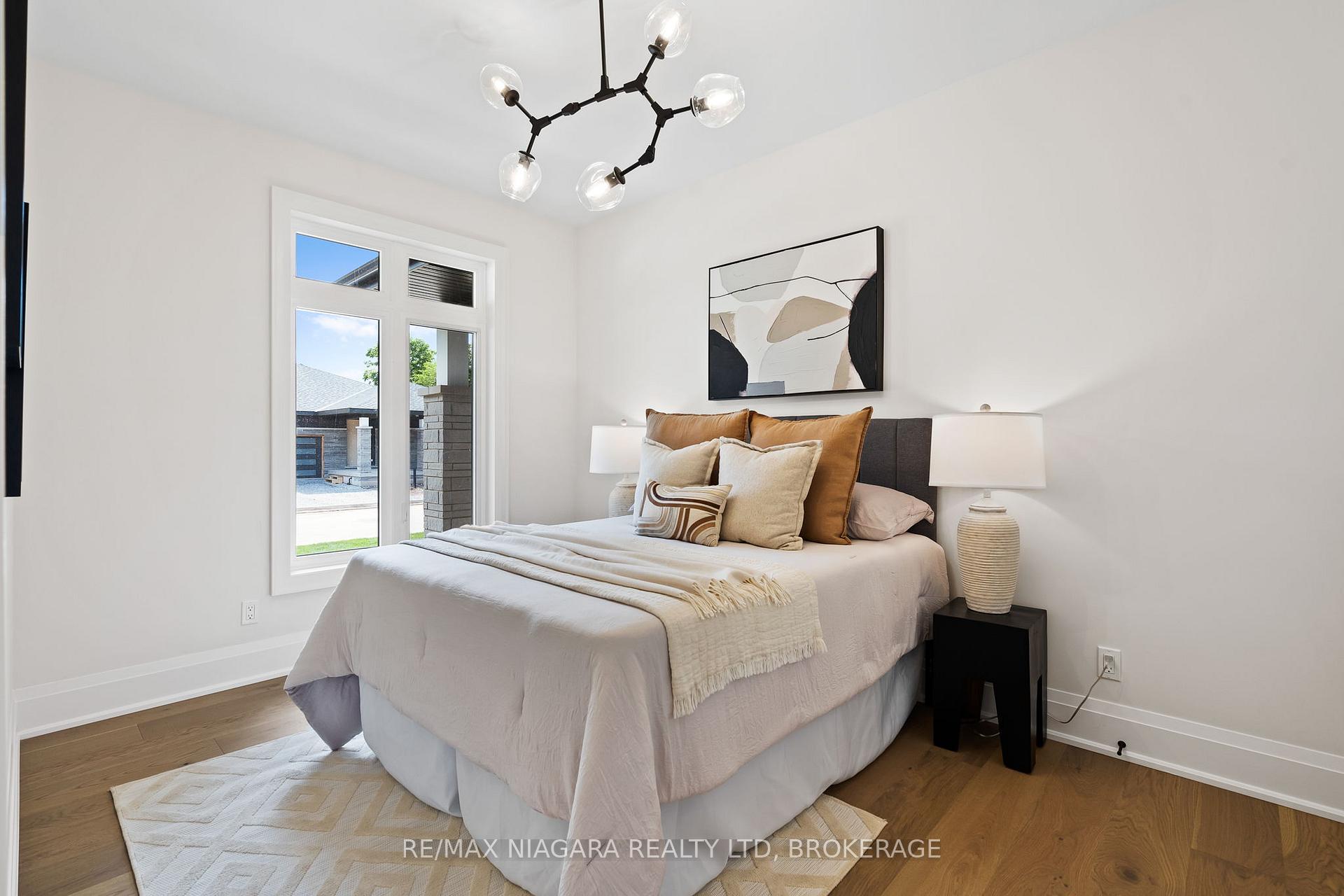 Photo 30 of 16 Accursi Crescent, Pelham, Fonthill — HOMEH