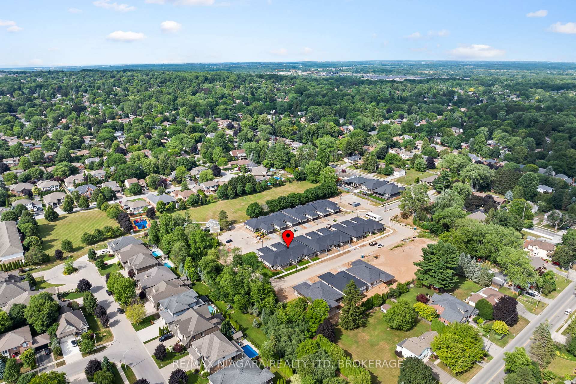 Photo 36 of 16 Accursi Crescent, Pelham, Fonthill — HOMEH