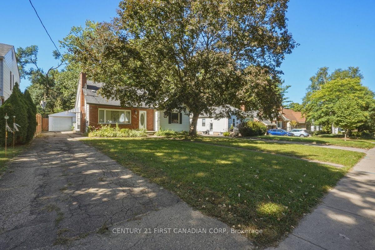 Photo 2 of 407 Boler Road, London, South K — HOMEH
