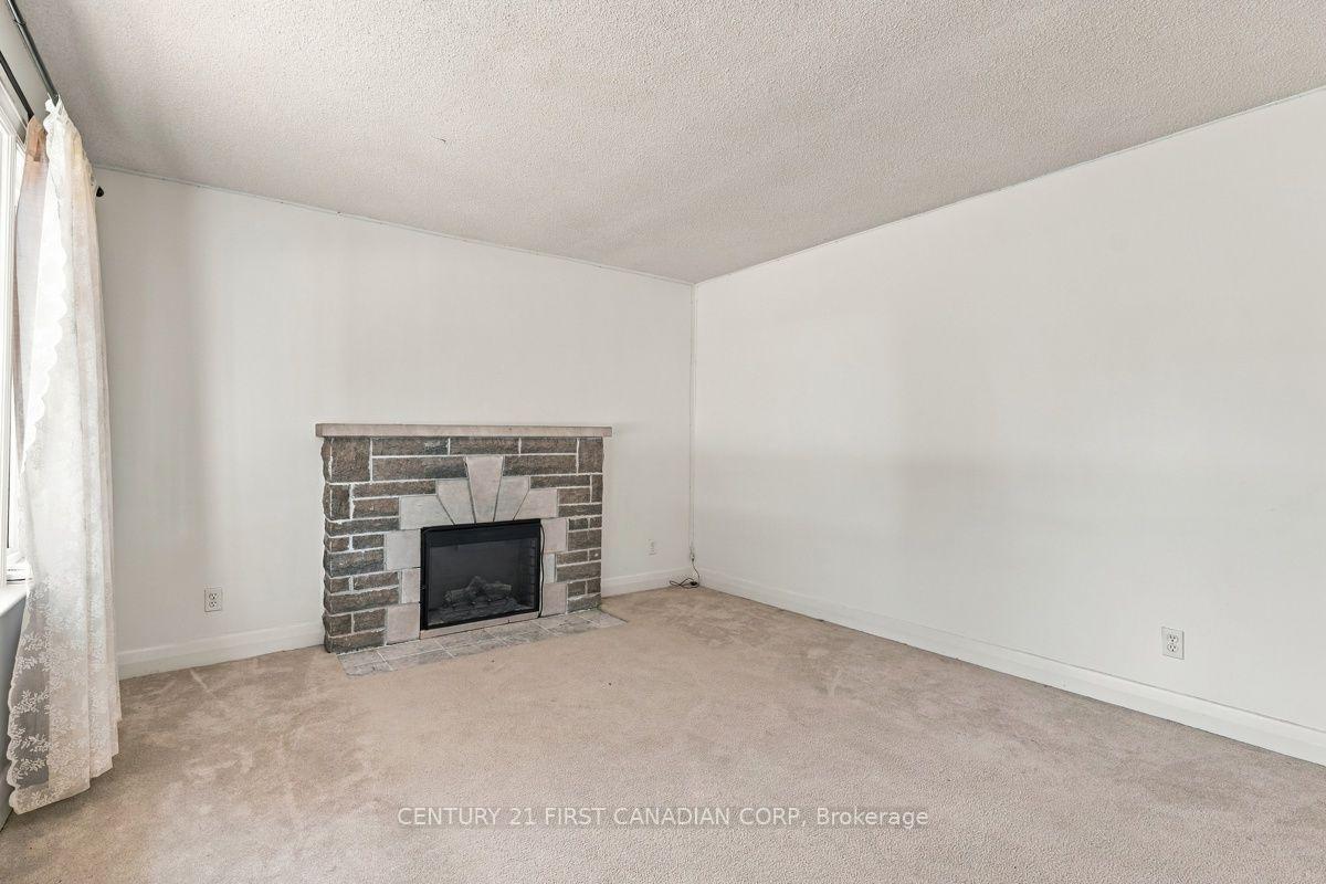 Photo 9 of 407 Boler Road, London, South K — HOMEH