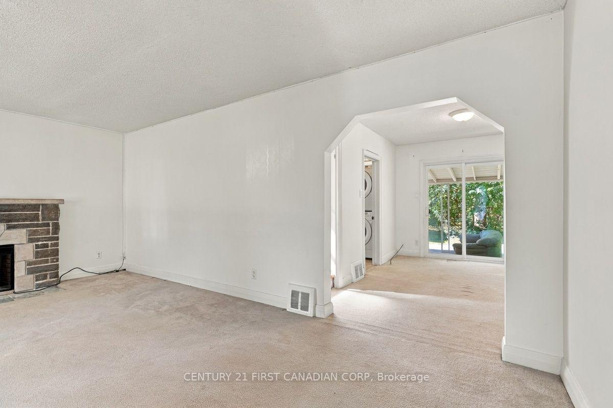 Photo 12 of 407 Boler Road, London, South K — HOMEH