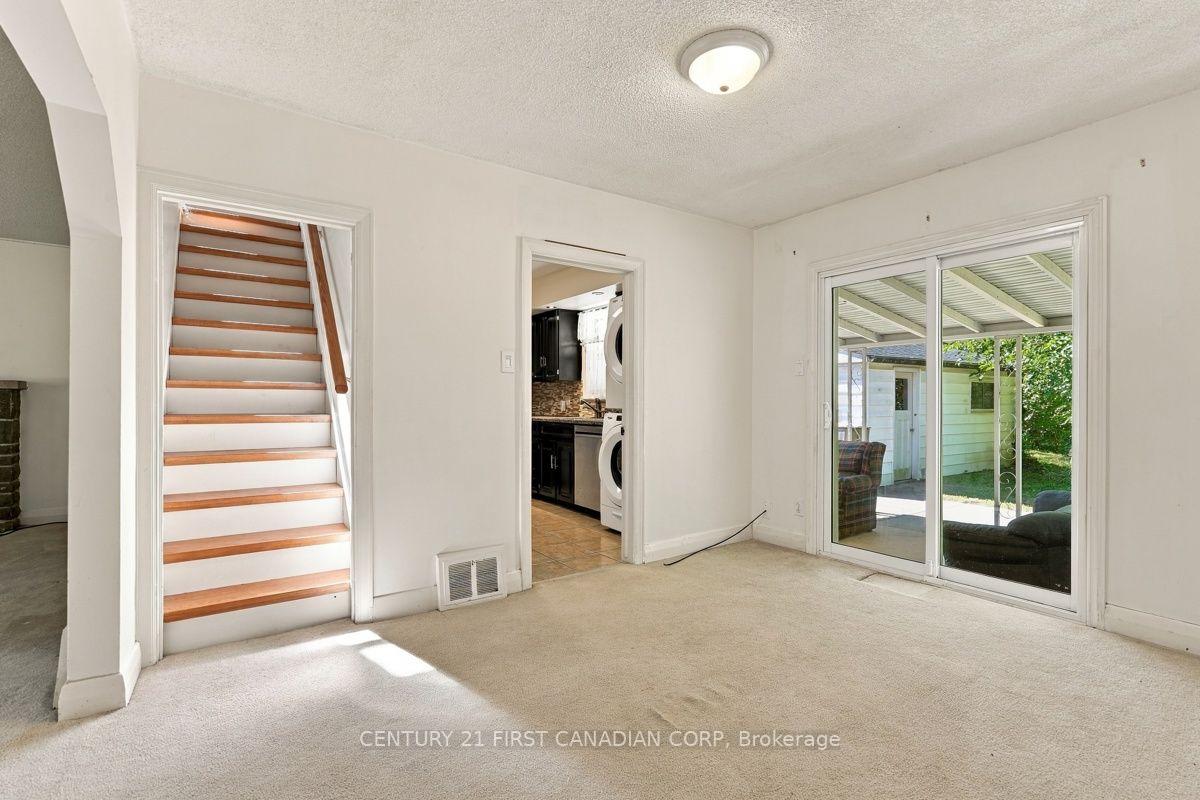 Photo 14 of 407 Boler Road, London, South K — HOMEH
