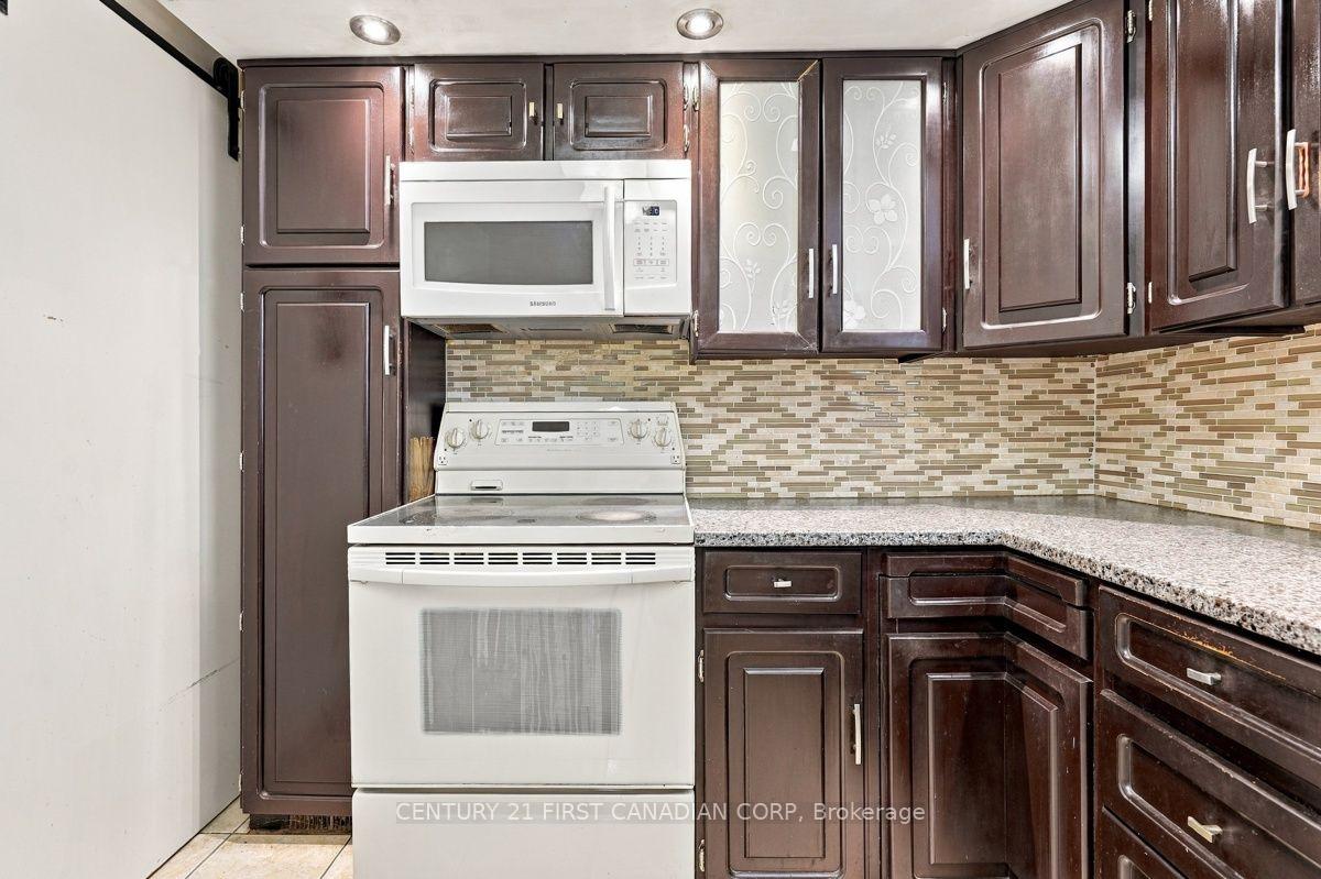 Photo 18 of 407 Boler Road, London, South K — HOMEH