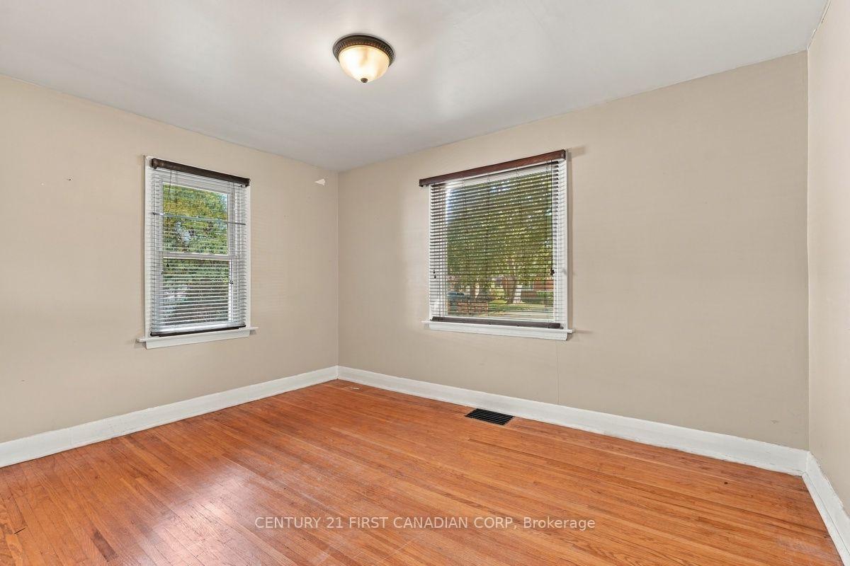 Photo 23 of 407 Boler Road, London, South K — HOMEH