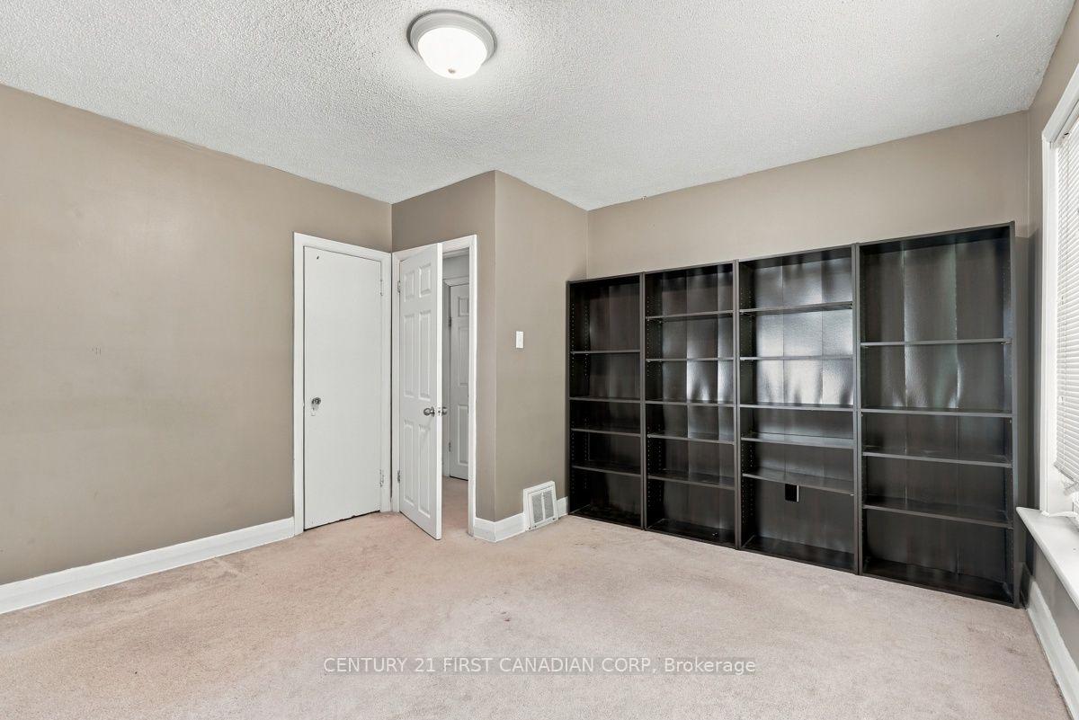 Photo 27 of 407 Boler Road, London, South K — HOMEH