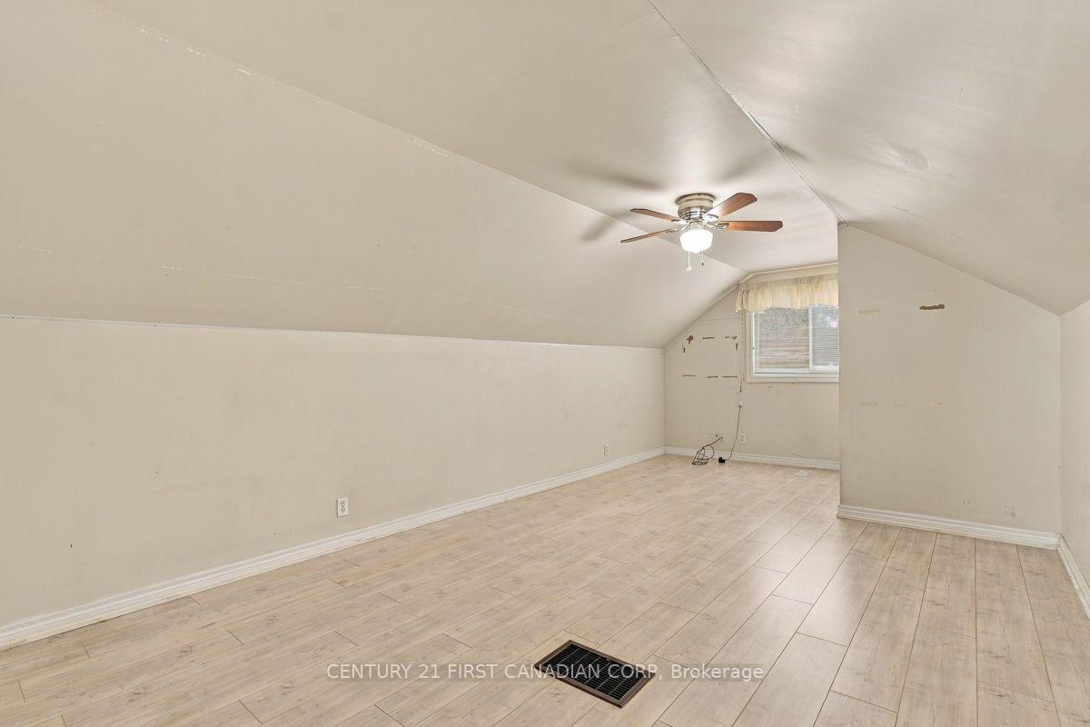 Photo 32 of 407 Boler Road, London, South K — HOMEH