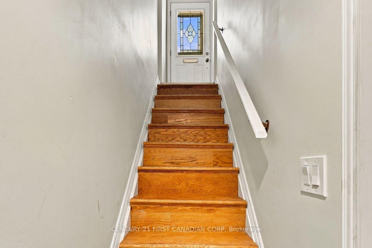 Photo 33 of 407 Boler Road, London, South K — HOMEH