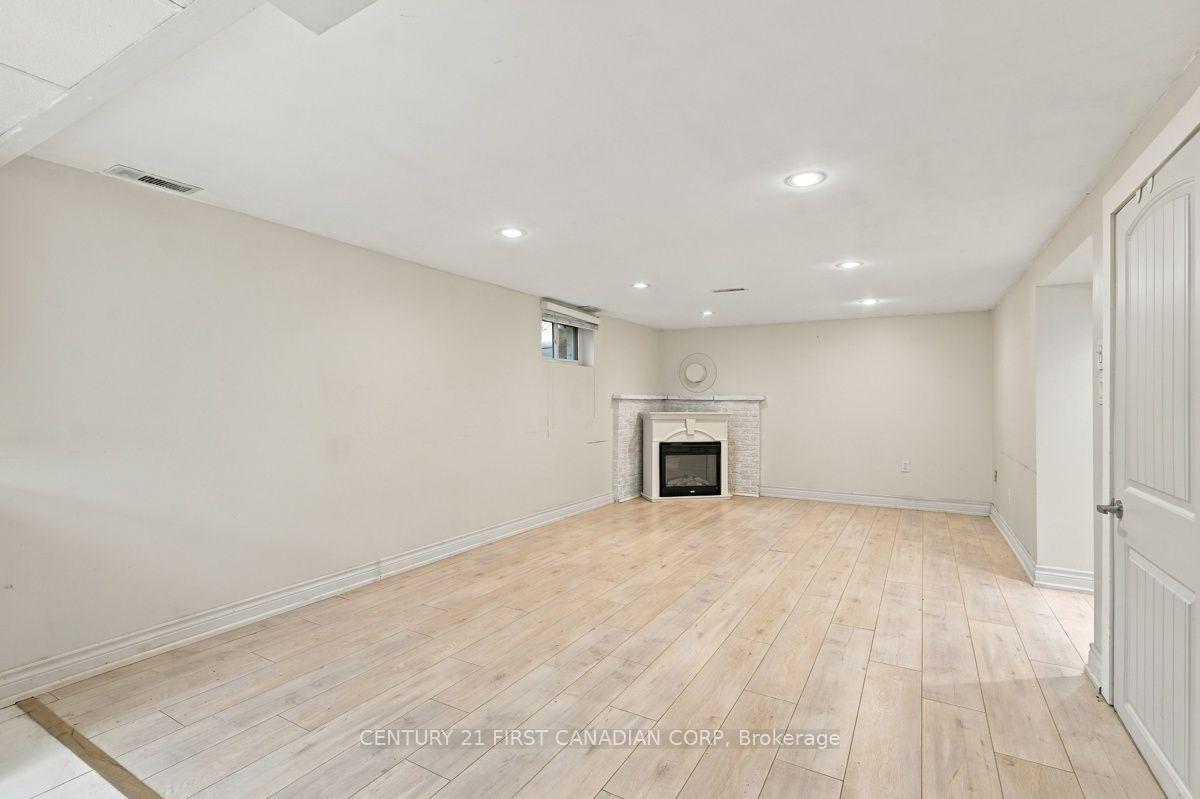 Photo 34 of 407 Boler Road, London, South K — HOMEH