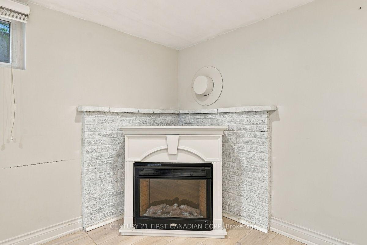 Photo 36 of 407 Boler Road, London, South K — HOMEH