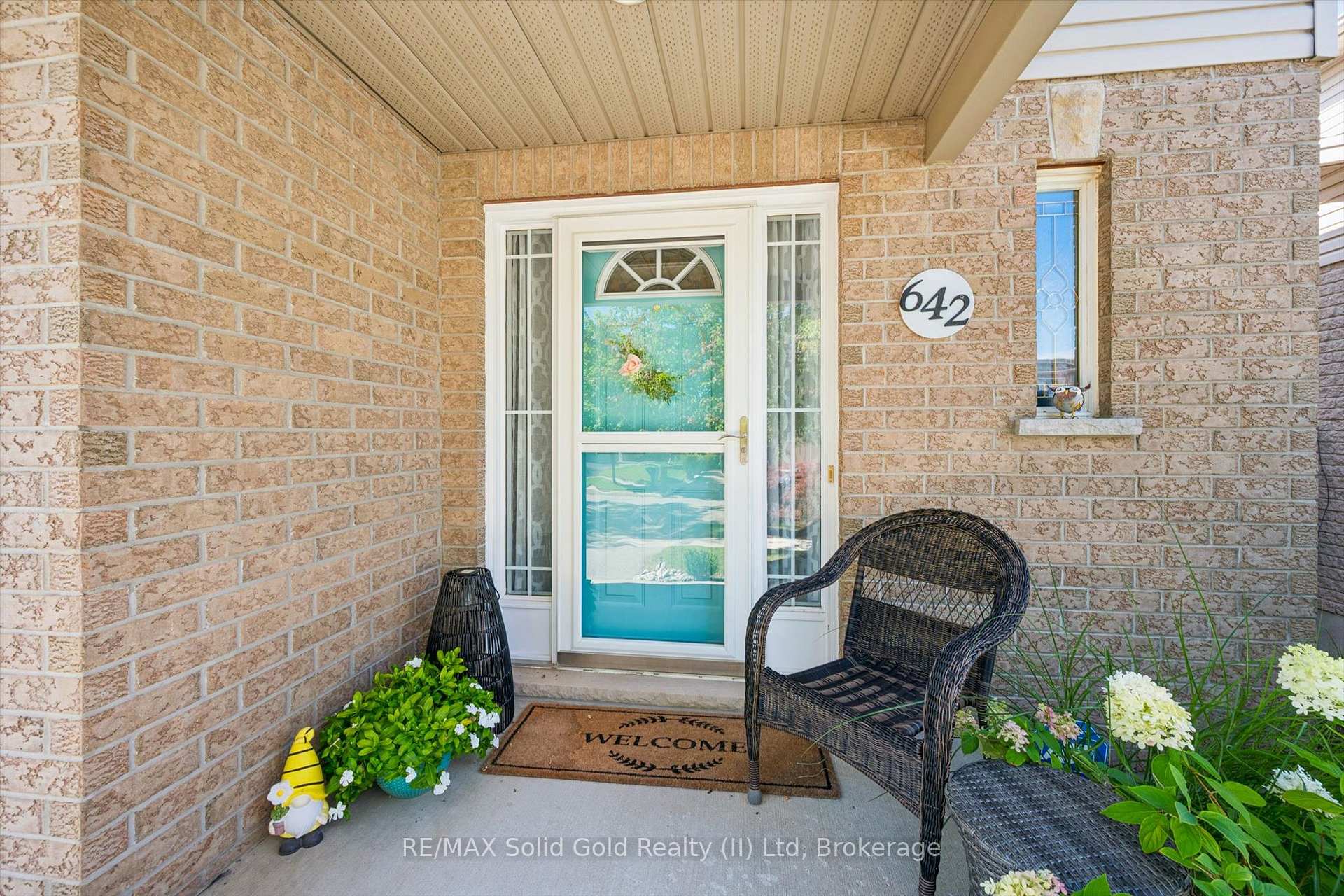 Photo 3 of 642 Interlaken Drive, Waterloo, Clair Hills — HOMEH