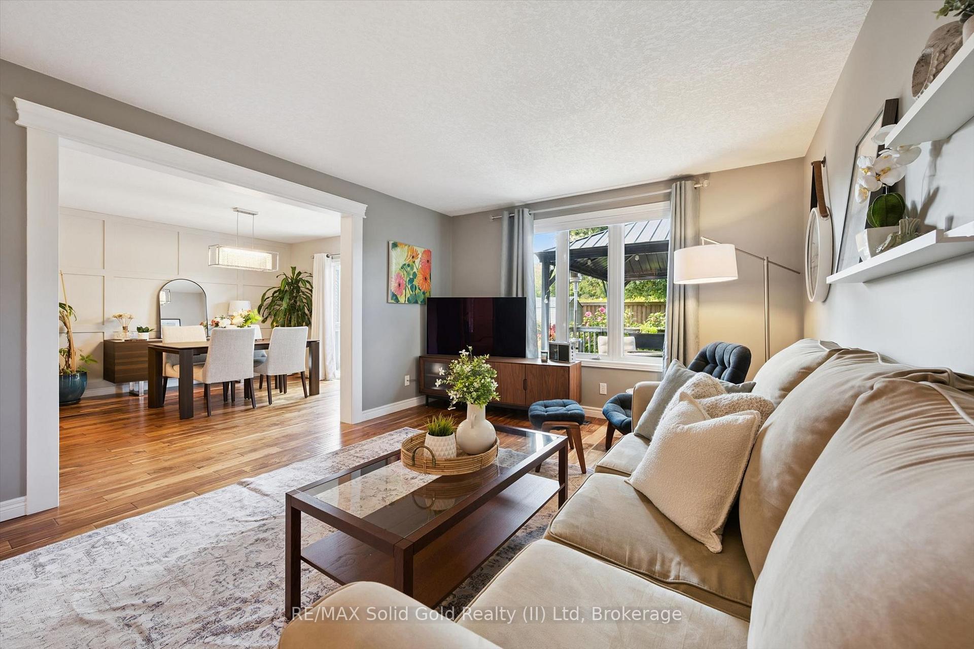 Photo 8 of 642 Interlaken Drive, Waterloo, Clair Hills — HOMEH