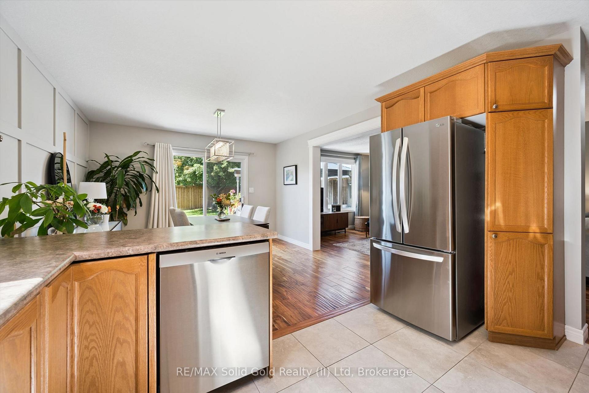 Photo 16 of 642 Interlaken Drive, Waterloo, Clair Hills — HOMEH
