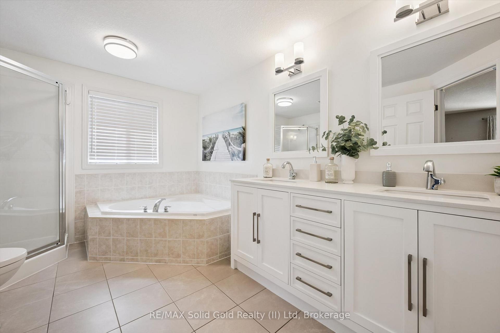 Photo 21 of 642 Interlaken Drive, Waterloo, Clair Hills — HOMEH