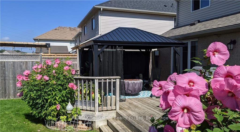 Photo 50 of 642 Interlaken Drive, Waterloo, Clair Hills — HOMEH