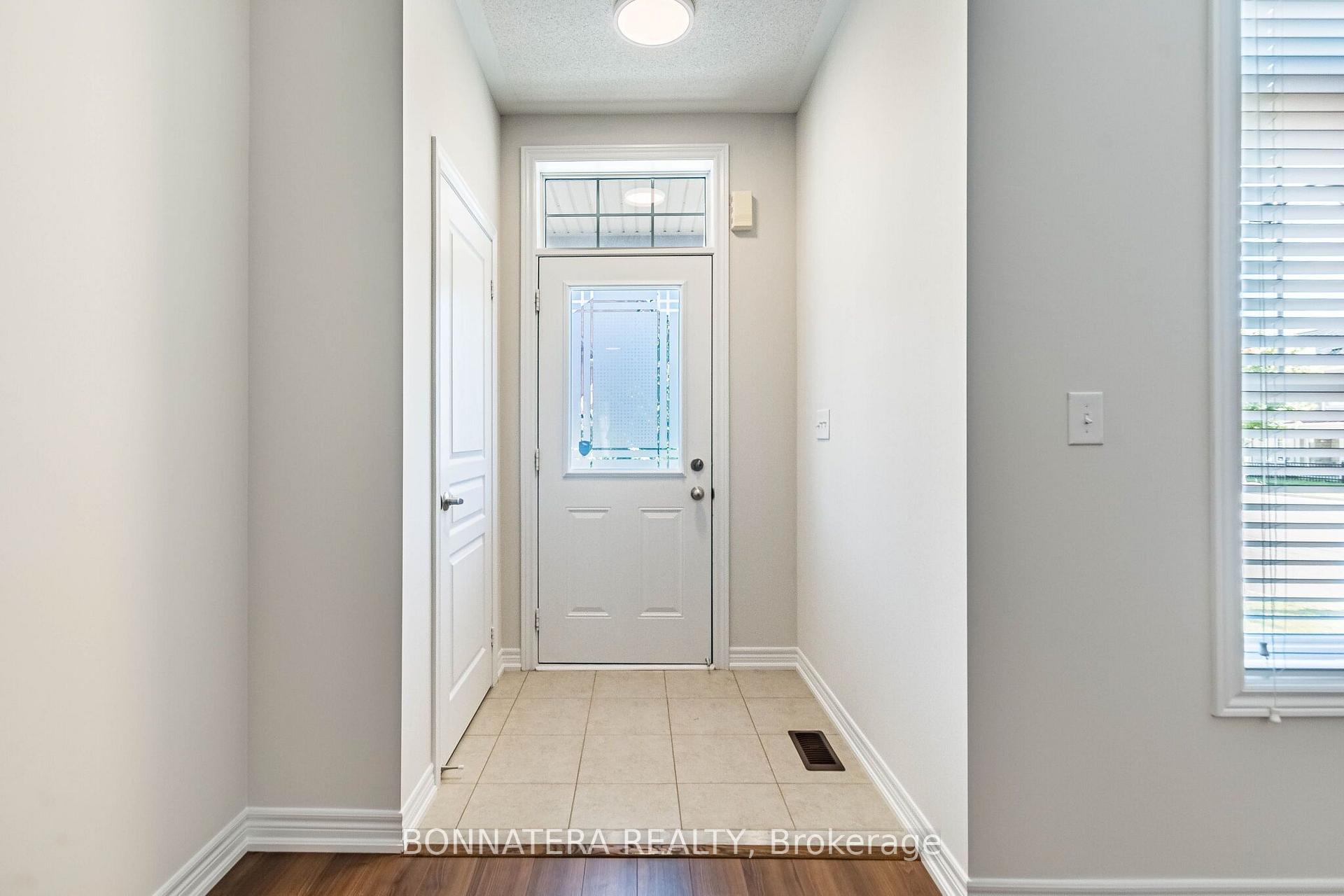 Photo 6 of 462 Terrace Way, Oakville, Sixteen Hollow — HOMEH