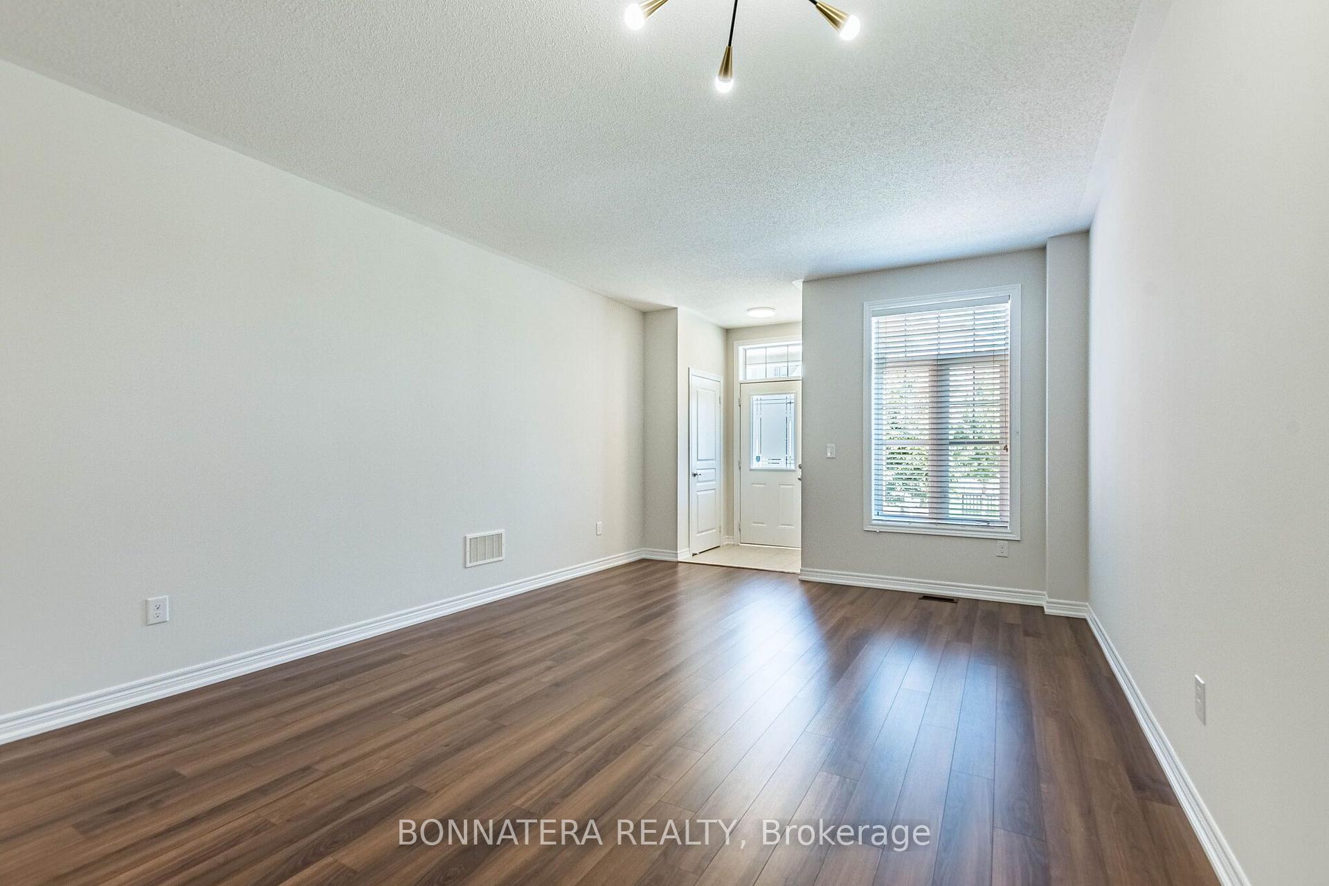 Photo 7 of 462 Terrace Way, Oakville, Sixteen Hollow — HOMEH