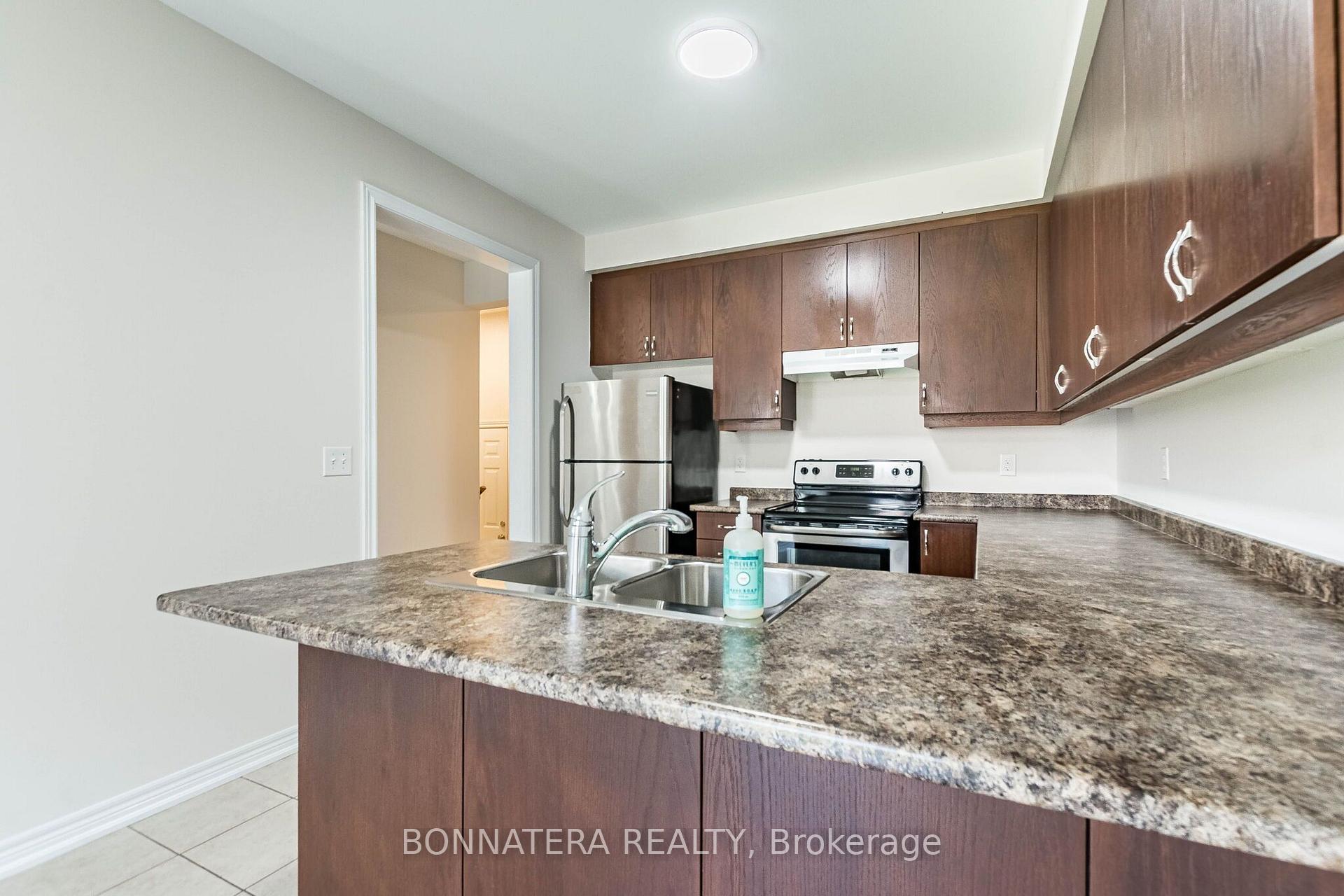 Photo 14 of 462 Terrace Way, Oakville, Sixteen Hollow — HOMEH