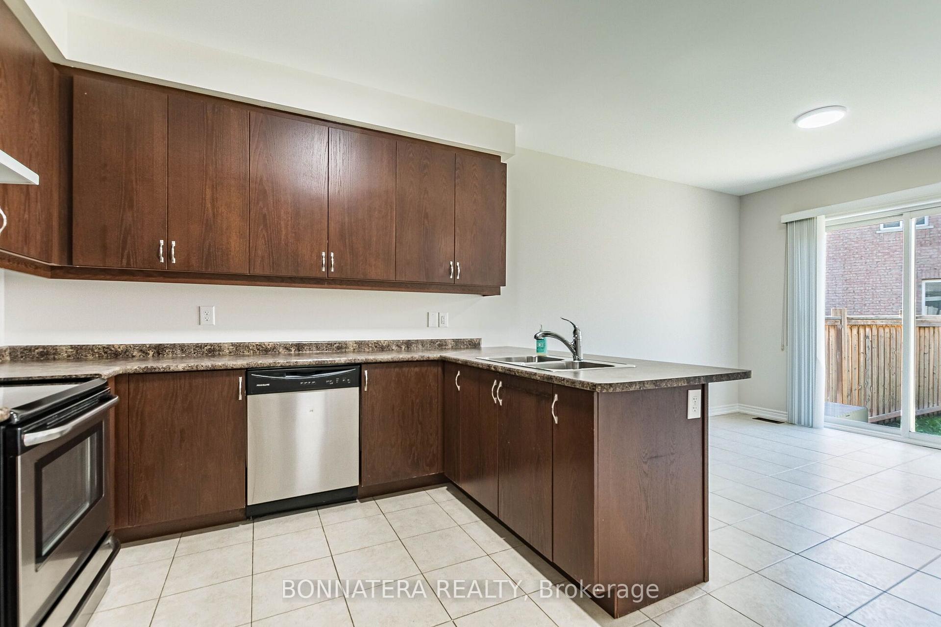 Photo 17 of 462 Terrace Way, Oakville, Sixteen Hollow — HOMEH