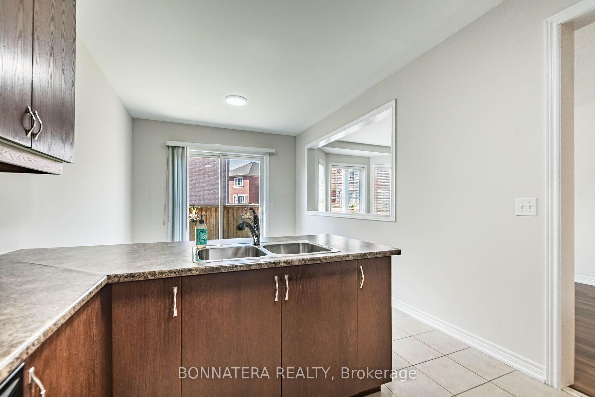 Photo 19 of 462 Terrace Way, Oakville, Sixteen Hollow — HOMEH