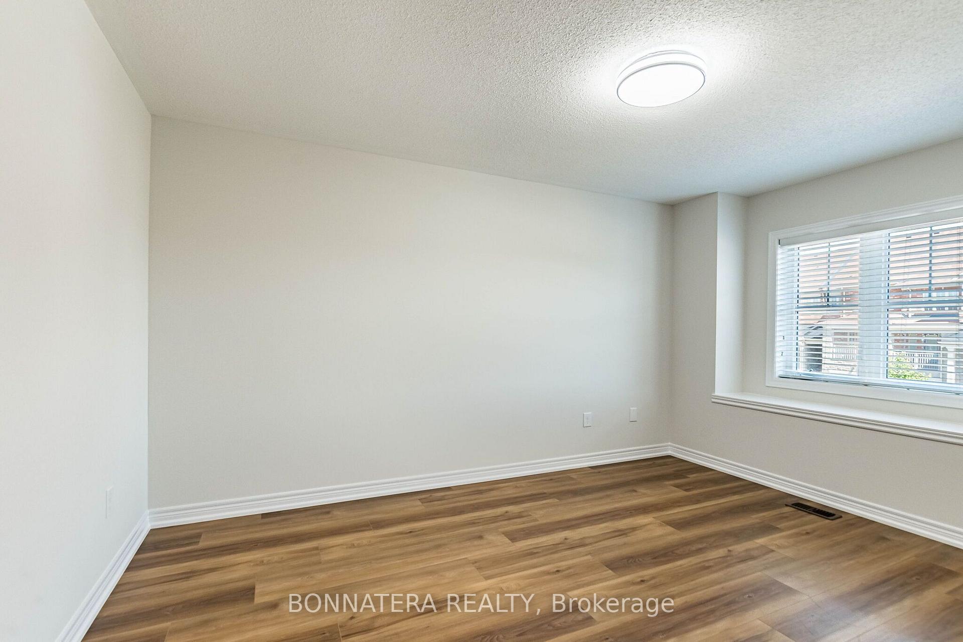 Photo 32 of 462 Terrace Way, Oakville, Sixteen Hollow — HOMEH