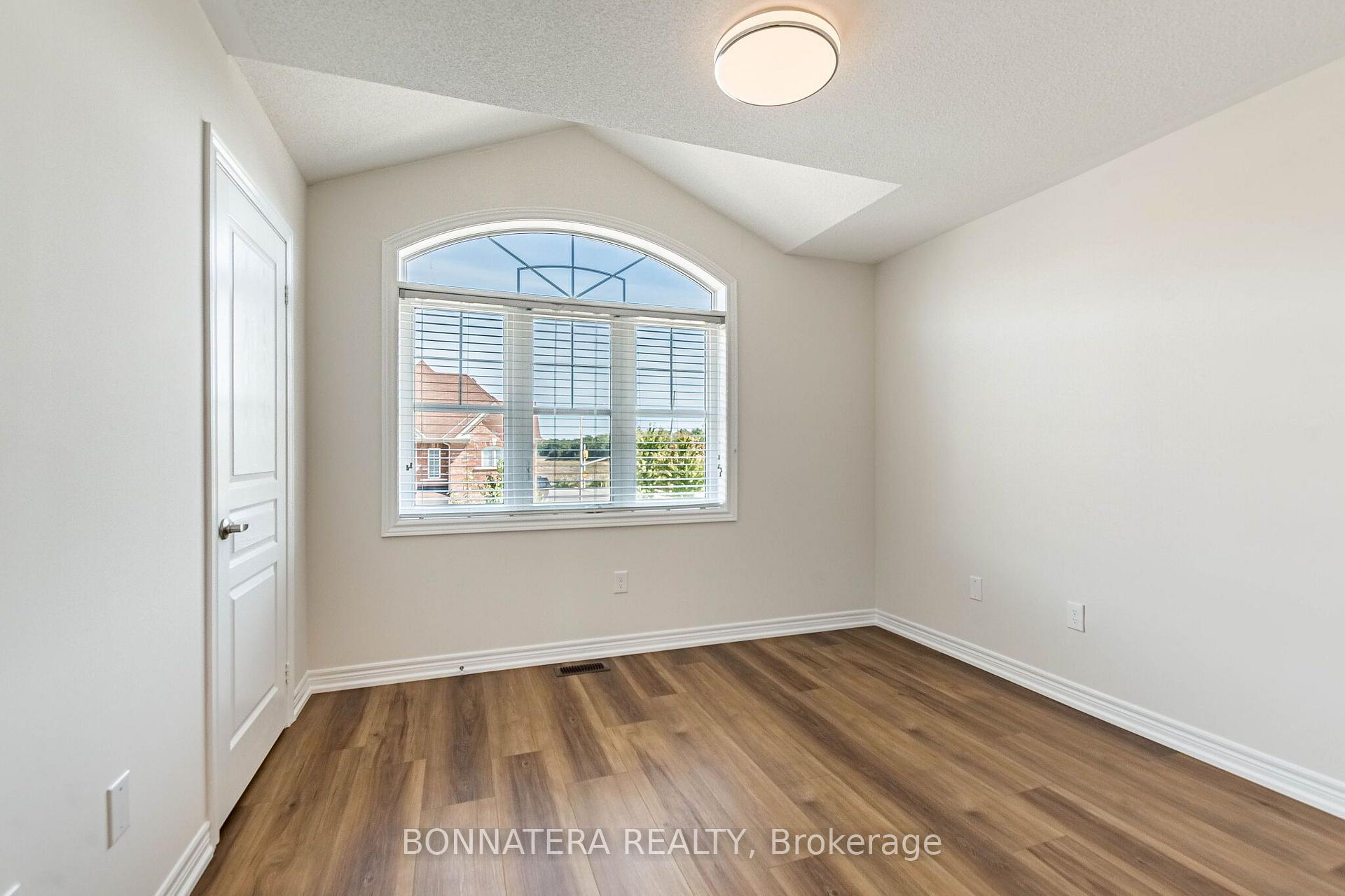 Photo 35 of 462 Terrace Way, Oakville, Sixteen Hollow — HOMEH