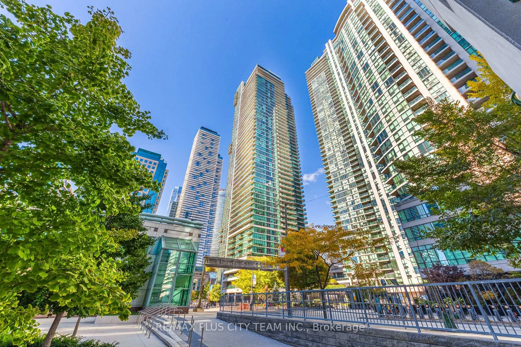 Photo of Unit 1502, 33 Bay Street