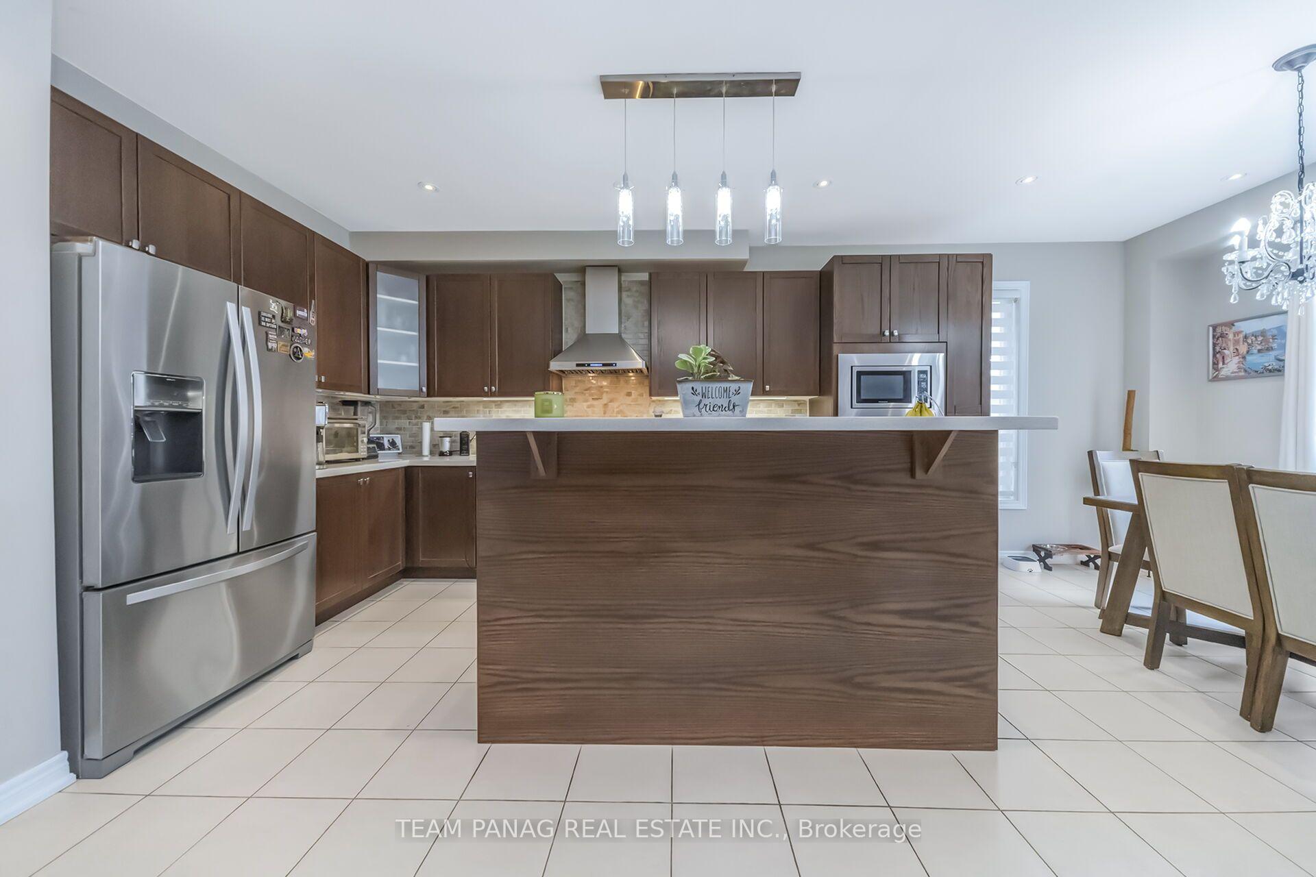 Photo 10 of 4 Archville Street, Brampton, Credit Valley — HOMEH