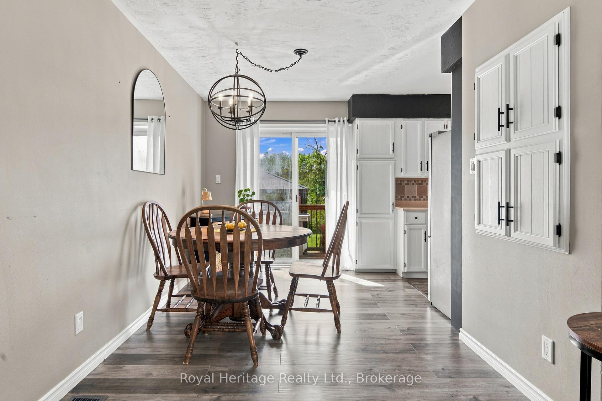 Photo 11 of 102 Johnstown Road, Quinte West, Sidney Ward — HOMEH