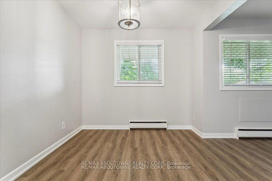 Photo 14 of Unit 4, 2344 Queensway Drive, Burlington, Freeman — HOMEH