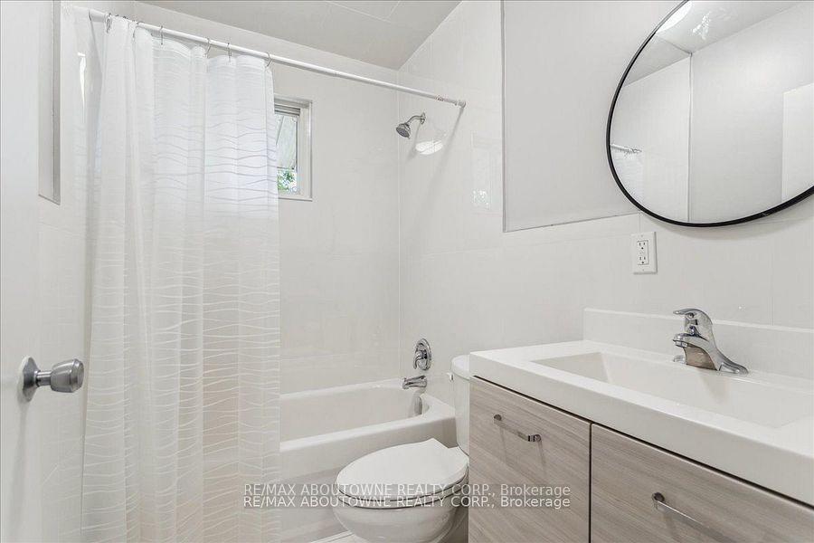 Photo 25 of Unit 4, 2344 Queensway Drive, Burlington, Freeman — HOMEH