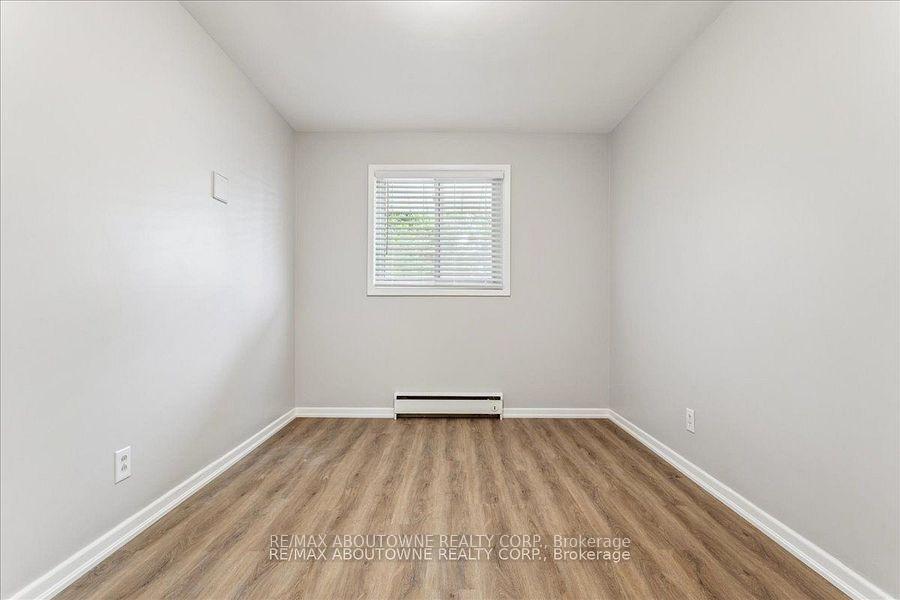 Photo 27 of Unit 4, 2344 Queensway Drive, Burlington, Freeman — HOMEH